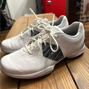 White Nike Women’s Golf Shoes with Black Accents